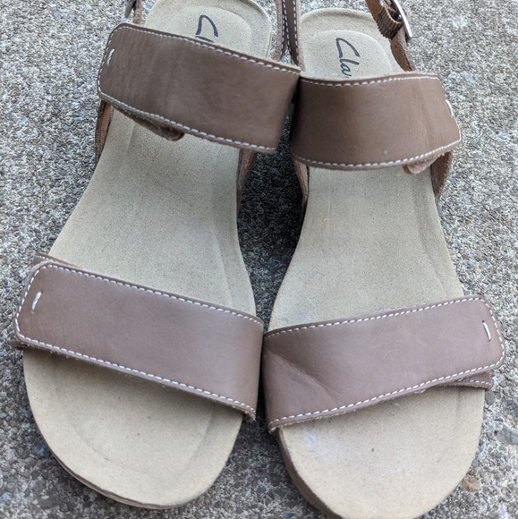 clarks velcro sandals